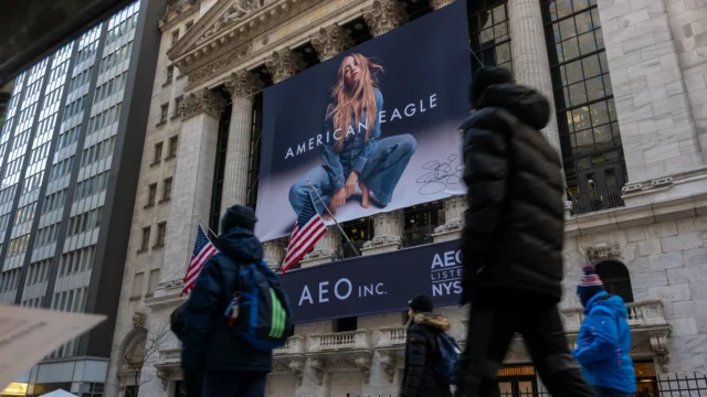 American Eagle Earnings Beat Expectations Amidst Divergent Brand Performance