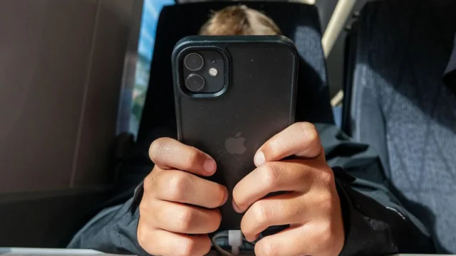 UK Government Plans Satellite WiFi Upgrade for Over 1,400 Trains