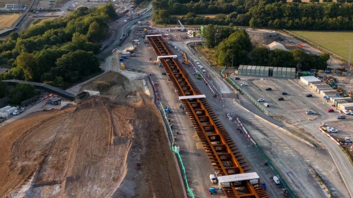 HS2 was originally envisioned as a Y-shaped network connecting London with Birmingham, Manchester, and Leeds.