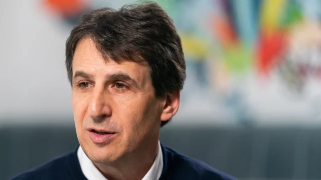 Apollo CEO Rowan Warns of Market Correction and Criticizes Rival Insurer Practices