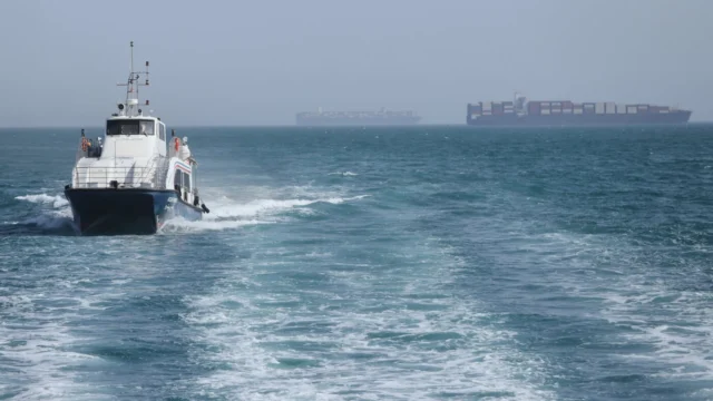 UAE Reports Iranian Attacks as U.S. Works to Reopen Strait of Hormuz