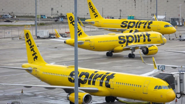 Spirit Airlines Ceases Operations After Bailout Talks Collapse