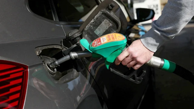 New York Fed Study Reveals Disproportionate Impact of Gas Price Surges on Low-Income Households