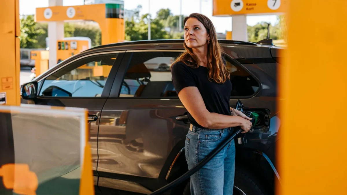 The average price of unleaded petrol has risen to 158.52p a litre, its highest level since the start of the Iran war.