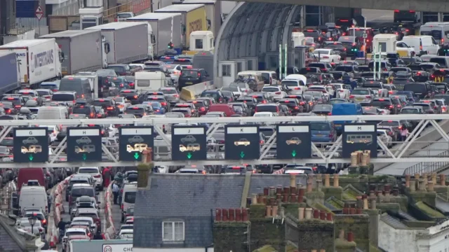 Dover Port Warns of Half-Term Queues Amid EU Border System Rollout