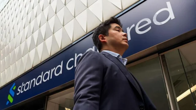 Standard Chartered to Cut Thousands of Roles Amid Increased AI Adoption