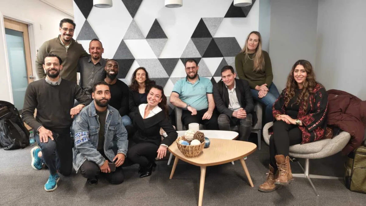 Israeli and Palestinian entrepreneurs participate in the 50:50 Startups program, aiming to build businesses and foster peace.