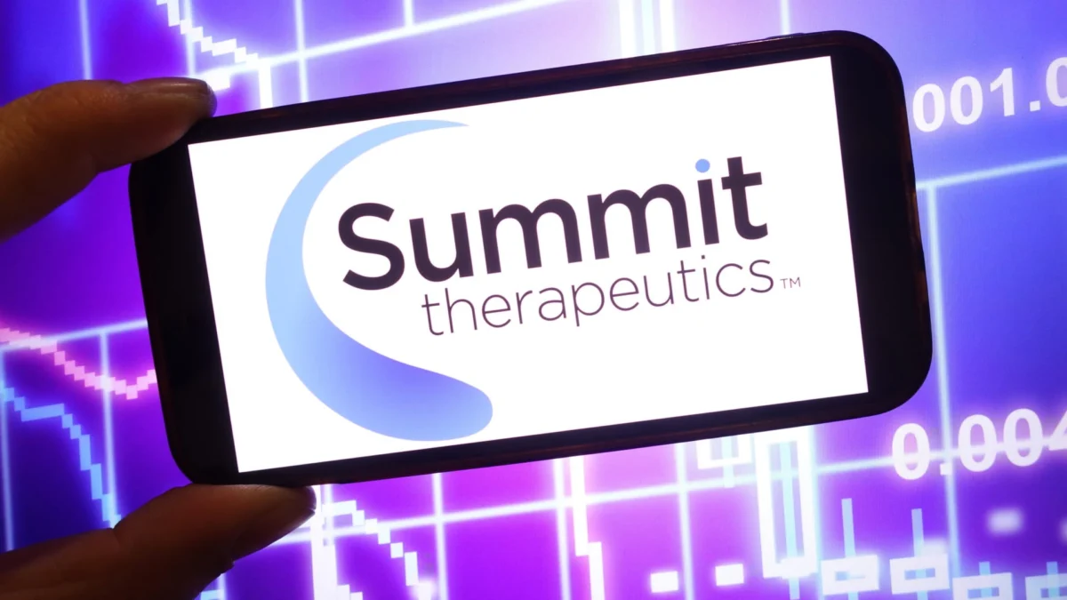 An experimental lung cancer drug from Akeso and Summit Therapeutics.