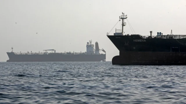 Oil Futures Fall As Iran Deal Promises Signal Strait Reopening