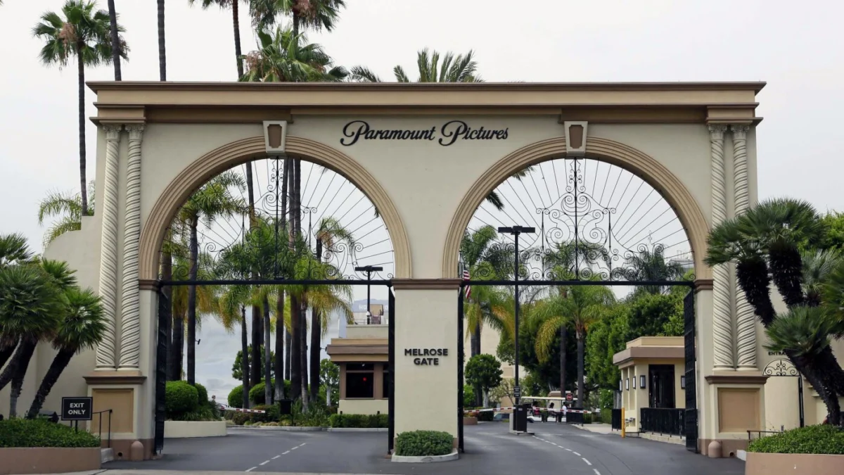 The gates of Paramount Studios in Los Angeles, a contrast to the broader media consolidation trend.