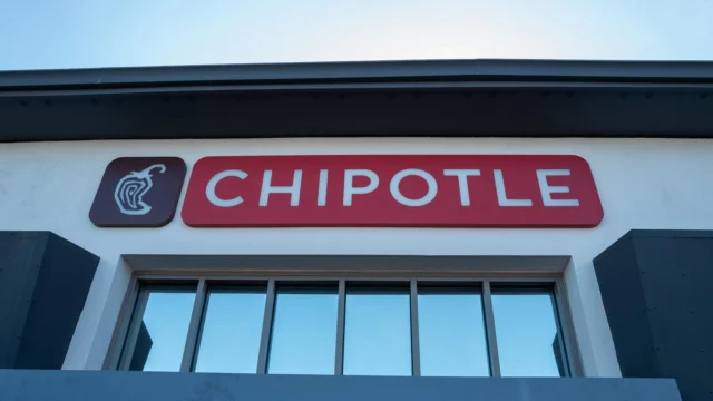 Chipotle Opens First Restaurant in Mexico Under Alsea Partnership
