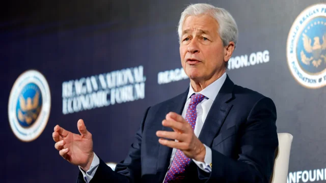 Dimon Urges Calm Over AI Job Fears and Stresses Reskilling Path