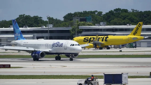 JetBlue Wins Spirit Slots at LaGuardia, Eyes Marine Air Terminal Move