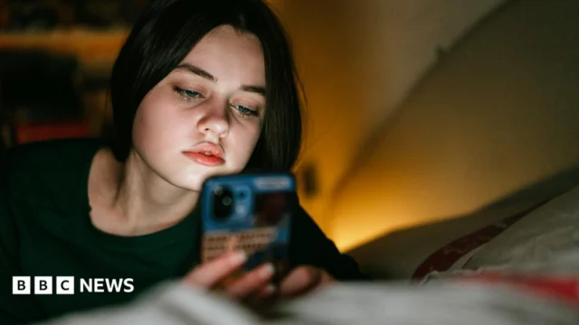 UK Proposes Overnight Social Media Curfew for 16- and 17-Year-Olds With Opt-Out Option