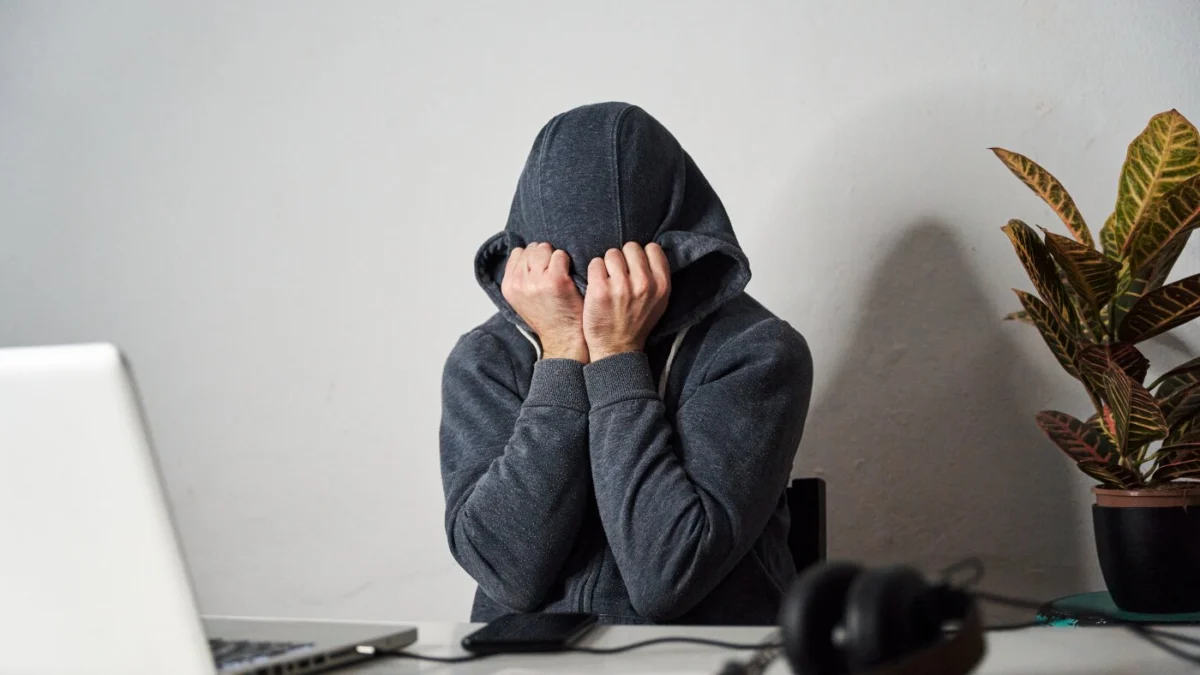Workers weigh job opportunities against the security of employer-provided health coverage, a new study finds.